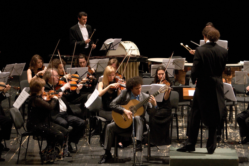 Cecilio Perera (guitar, Mexico) and Dimitris Botinis (conductor, Greece)
